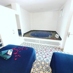 Exclusivo apartamento con piscina privada junto a la playa